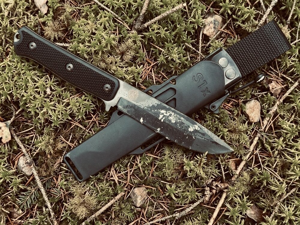 Fällkniven S1xb – Tre månader senare: Den gyllene medelpunkten eller klämd mellan bröderna?